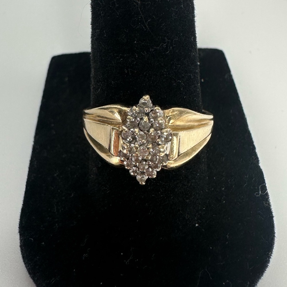 10k Gold Diamond Cluster Ring